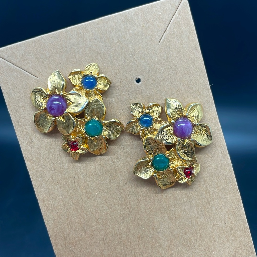 Vintage Avon enamel gold jewel tone floral cluster earrings